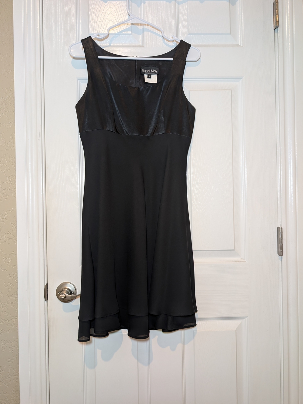 Black Sleeveless Midi Dress